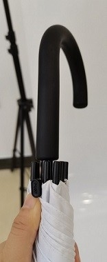 23 inch 8 sườn sợi thủy tinh tự động mở gậy dù với hình J cao su bọc tay cầm nhựa