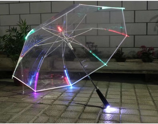 Chiếc ô golf trong suốt với đèn LED cho mưa với xương sườn sợi thủy tinh và trục nhôm.